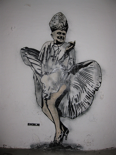 File:Nuart 2008 Pope Marilyn.jpg