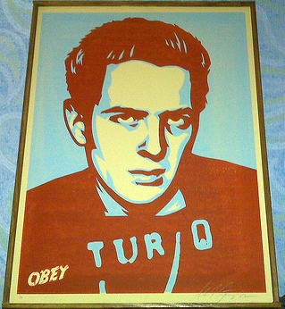 File:Strummer Poster on Canvas.jpg